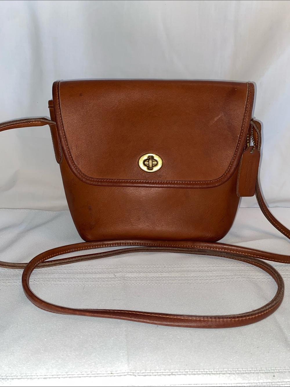 Vintage Coach Quincy 9919 British Tan Leather Crossbody Shoulder Bag